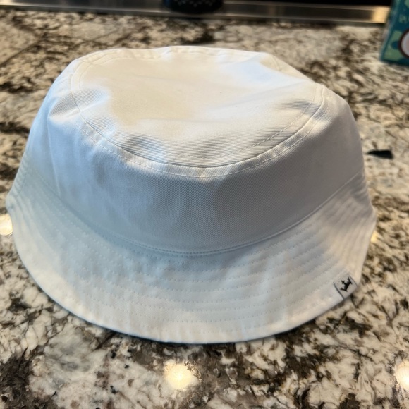 UNISEX Draftkings Summer Lot : Embroidered Beach Tote Bag and bucket hat. - Picture 7 of 9